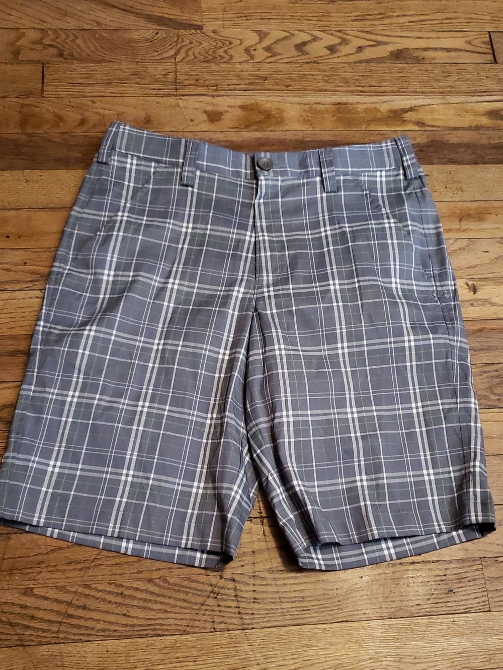Mens UA Shorts size 30